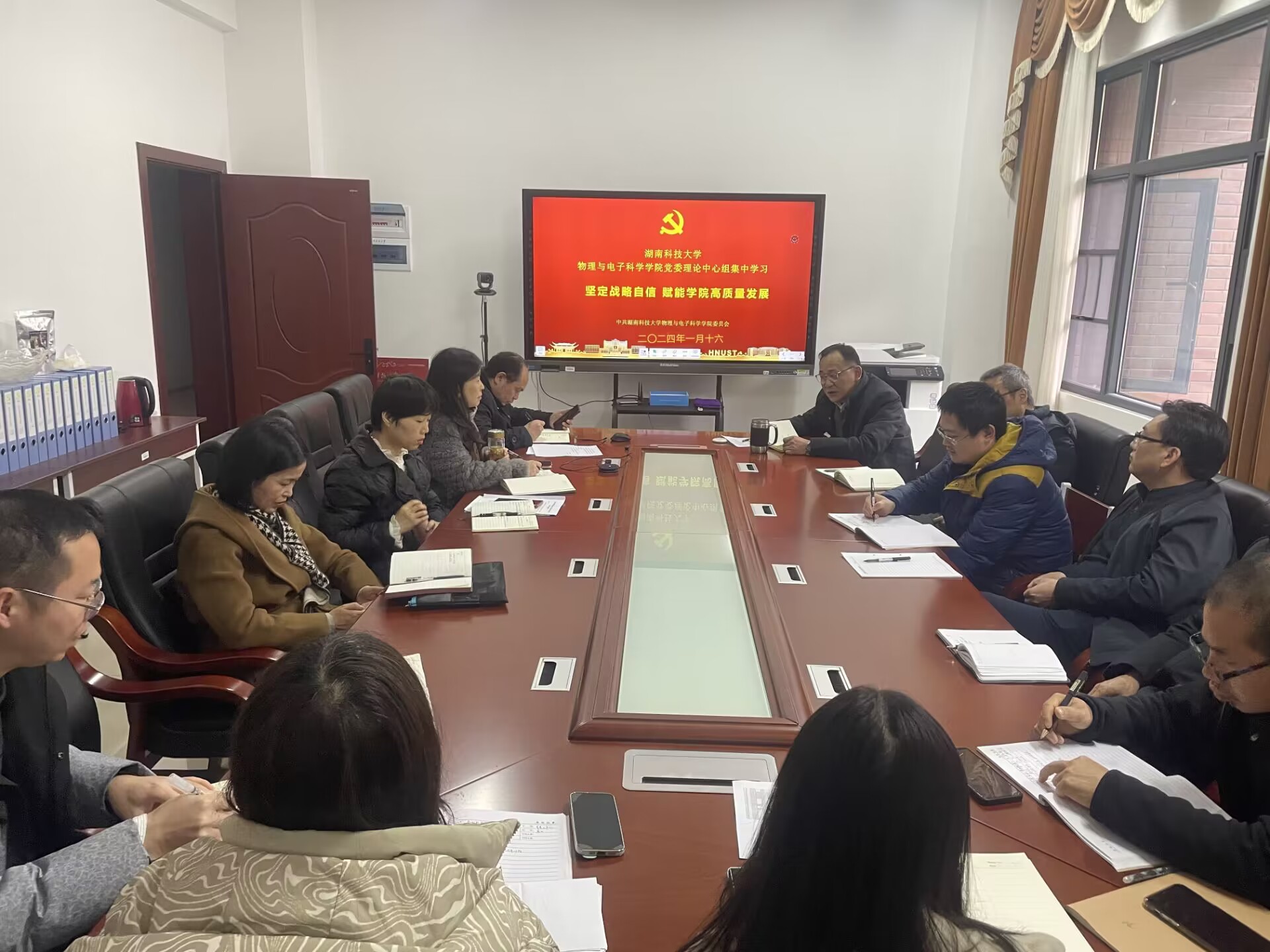 9e1b2b64943d434b8817b1eed081295e.jpg 9e1b2b64943d434b8817b1eed081295e.jpg