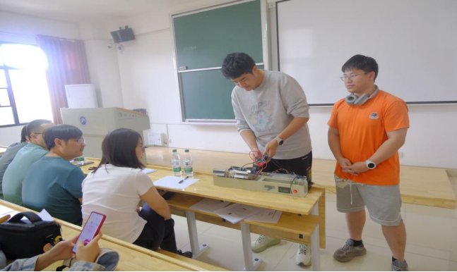 cdc8dc0eab8f45868cb74f38fe4e2ab9.png image.png